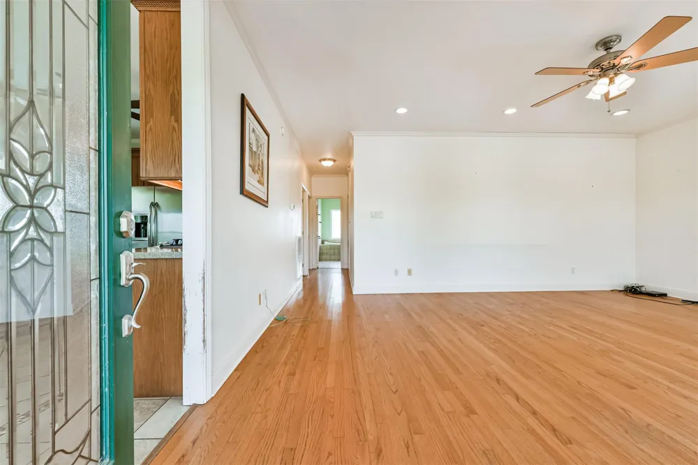5723 Stewart Avenue Galveston, TX 77551