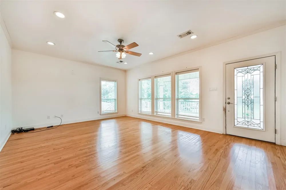 5723 Stewart Avenue Galveston, TX 77551