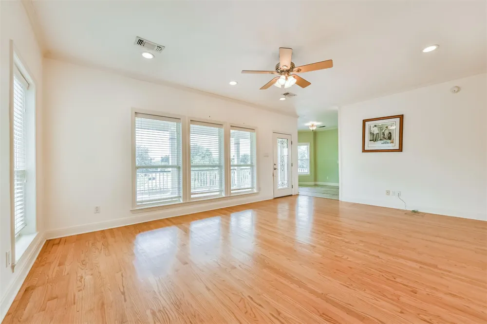 5723 Stewart Avenue Galveston, TX 77551