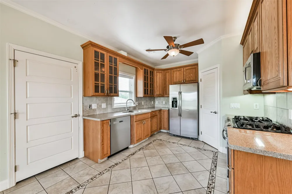 5723 Stewart Avenue Galveston, TX 77551