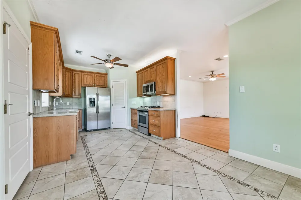5723 Stewart Avenue Galveston, TX 77551