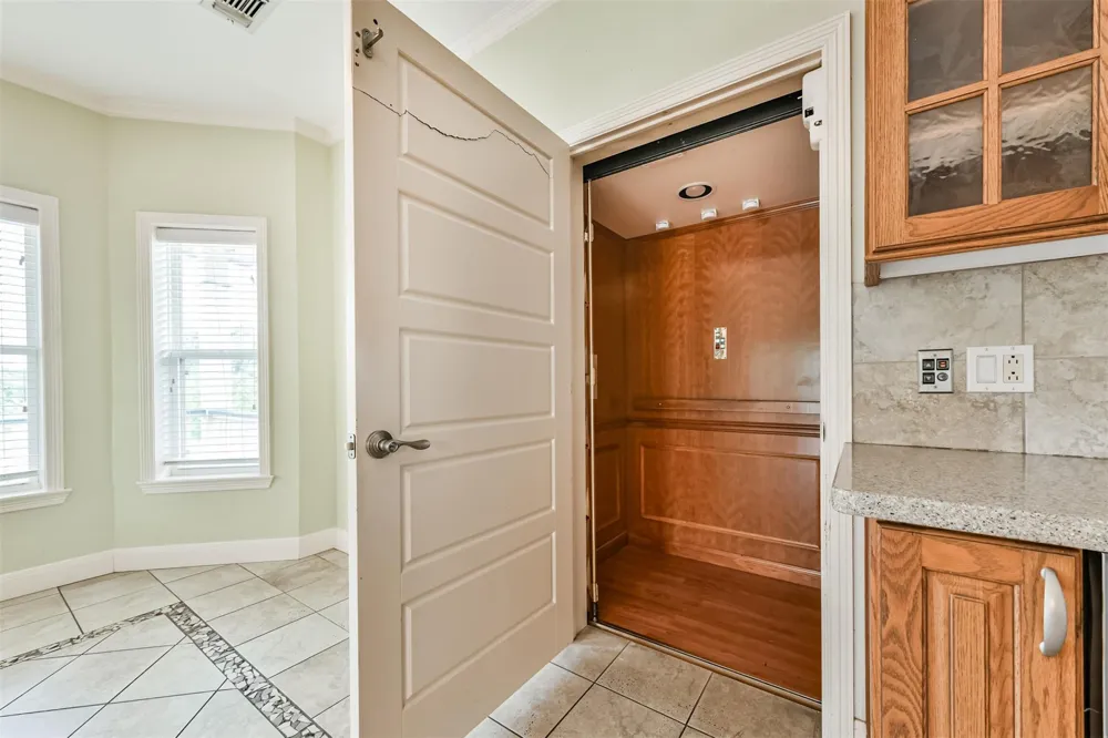5723 Stewart Avenue Galveston, TX 77551