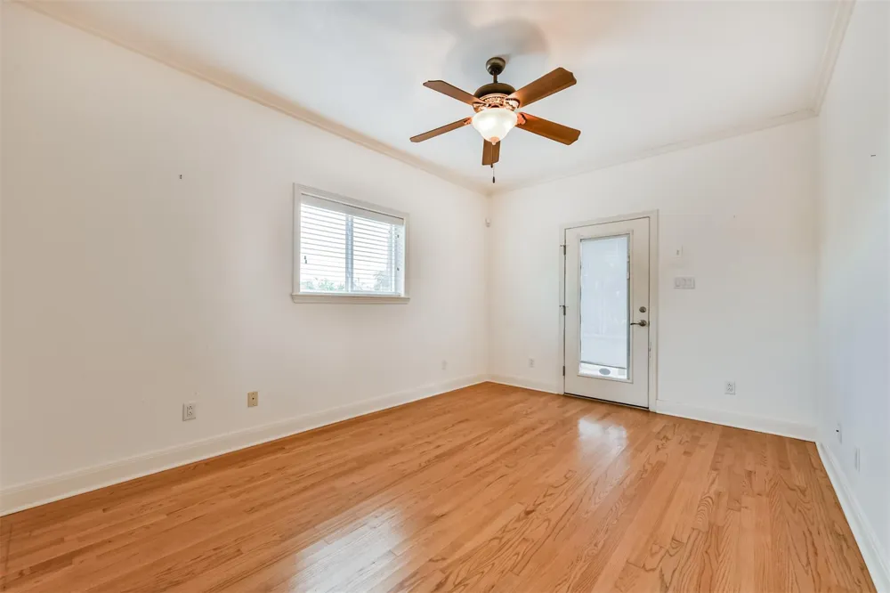 5723 Stewart Avenue Galveston, TX 77551