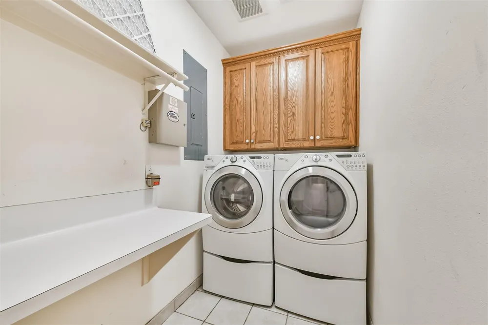 5723 Stewart Avenue Galveston, TX 77551