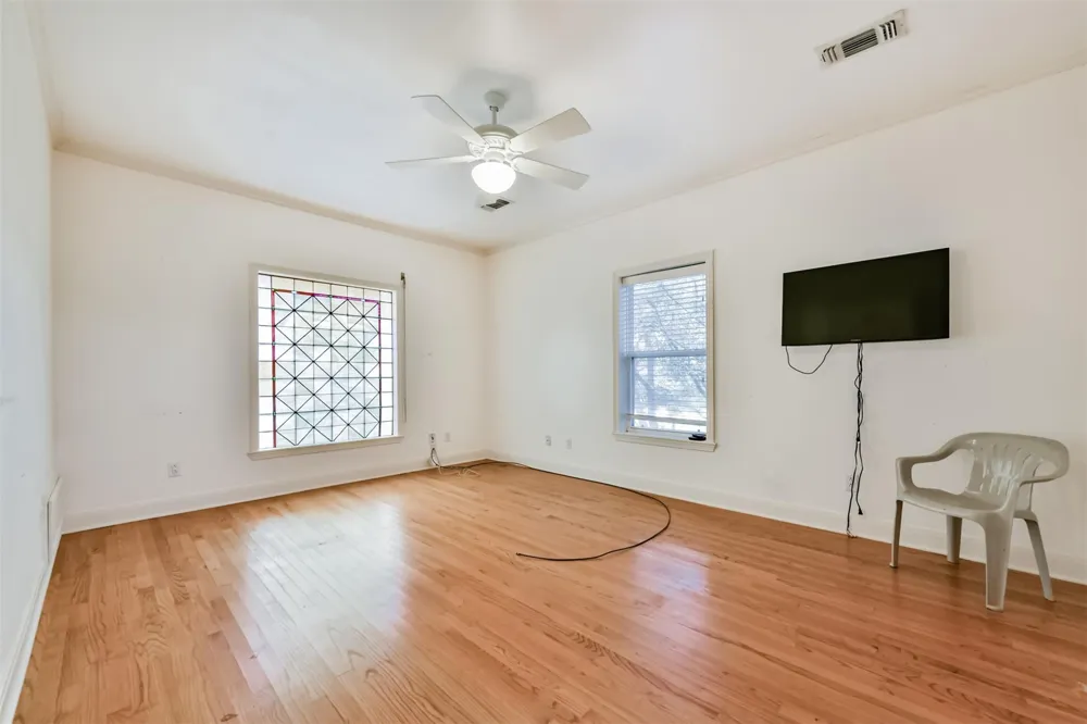 5723 Stewart Avenue Galveston, TX 77551