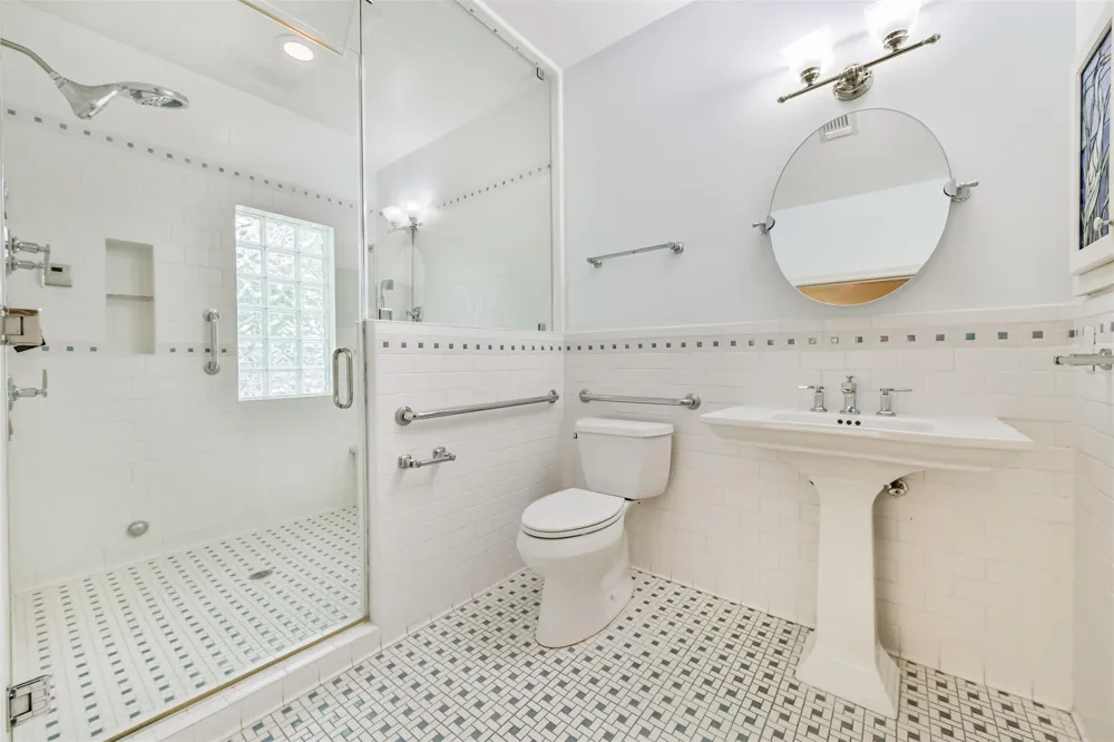 5723 Stewart Avenue Galveston, TX 77551