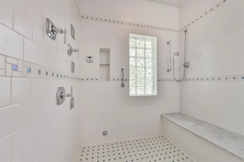 5723 Stewart Avenue Galveston, TX 77551
