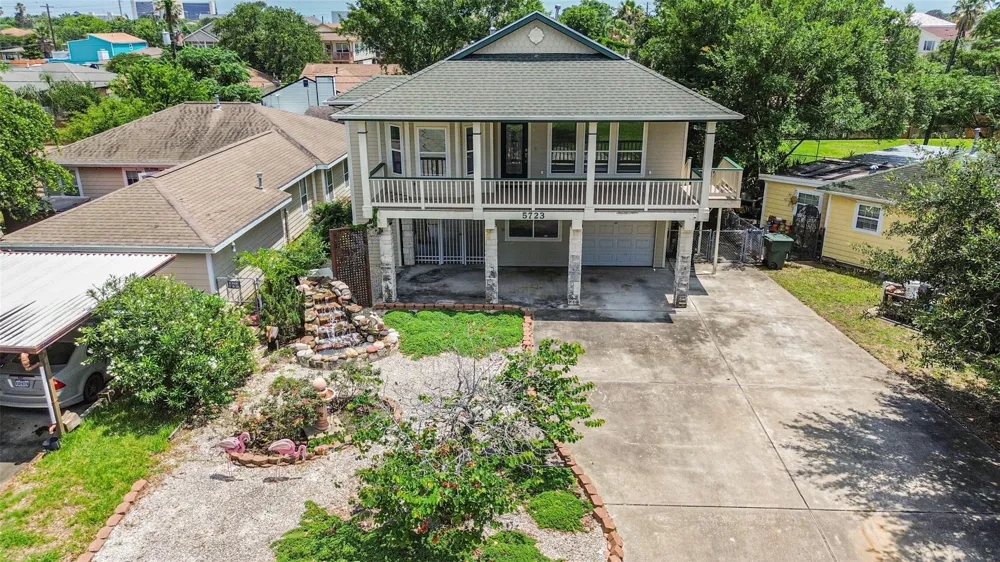 5723 Stewart Avenue Galveston, TX 77551