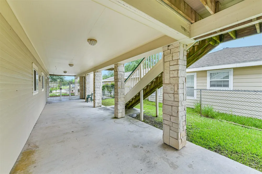 5723 Stewart Avenue Galveston, TX 77551