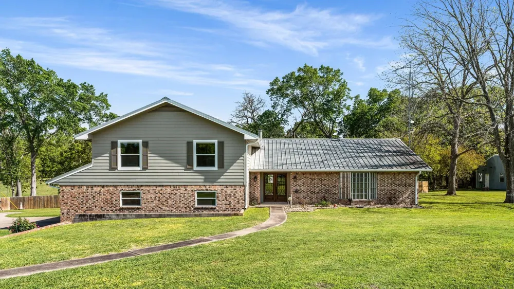 2355 Jackson League Circle Brenham, TX 77833