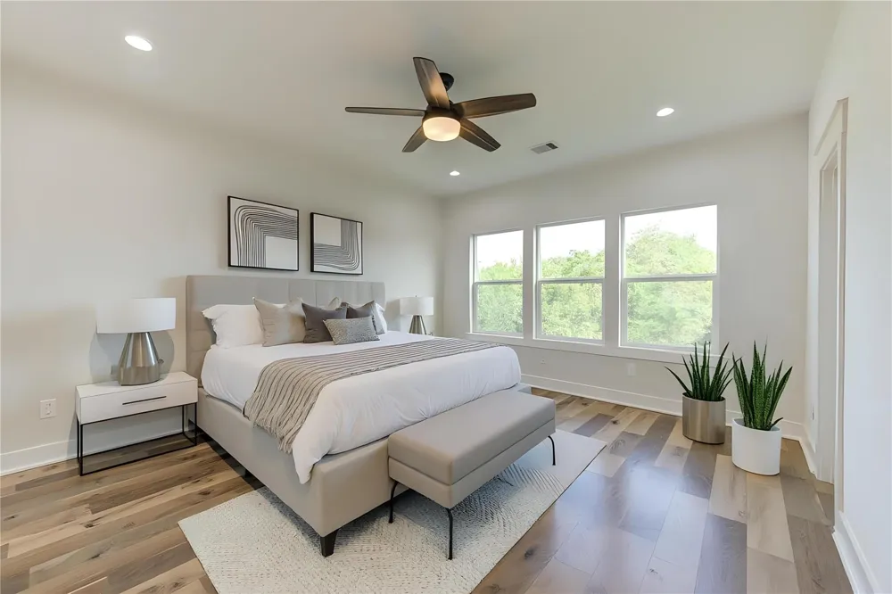 933 E 40 1/2 St Street Houston, TX 77022