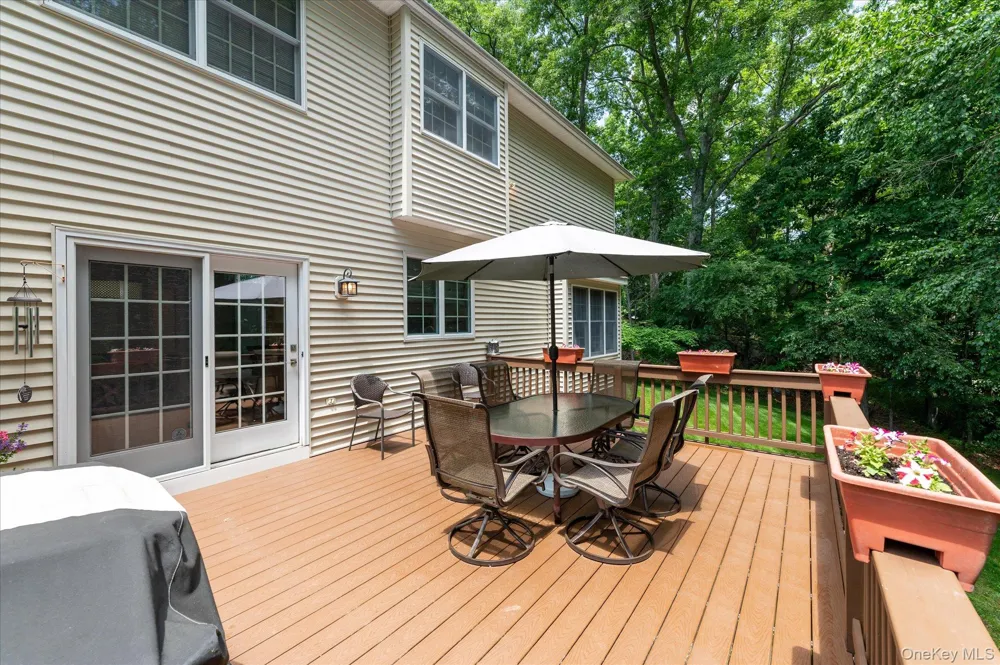 6 Theal Court Somers, NY 10589