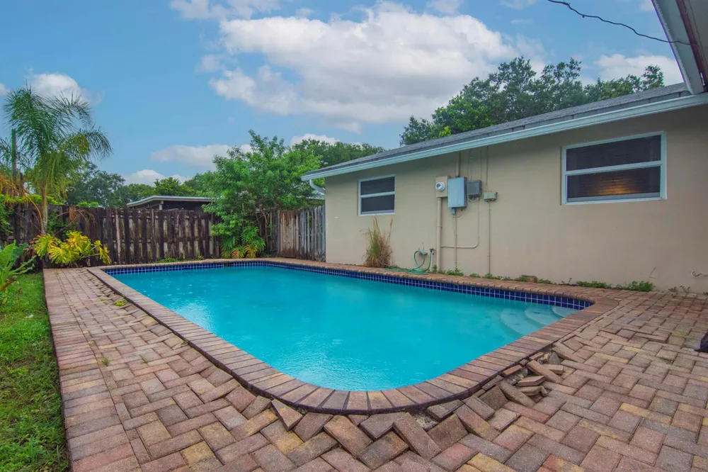 8860 SW 49TH STREET Cooper City, FL 33328