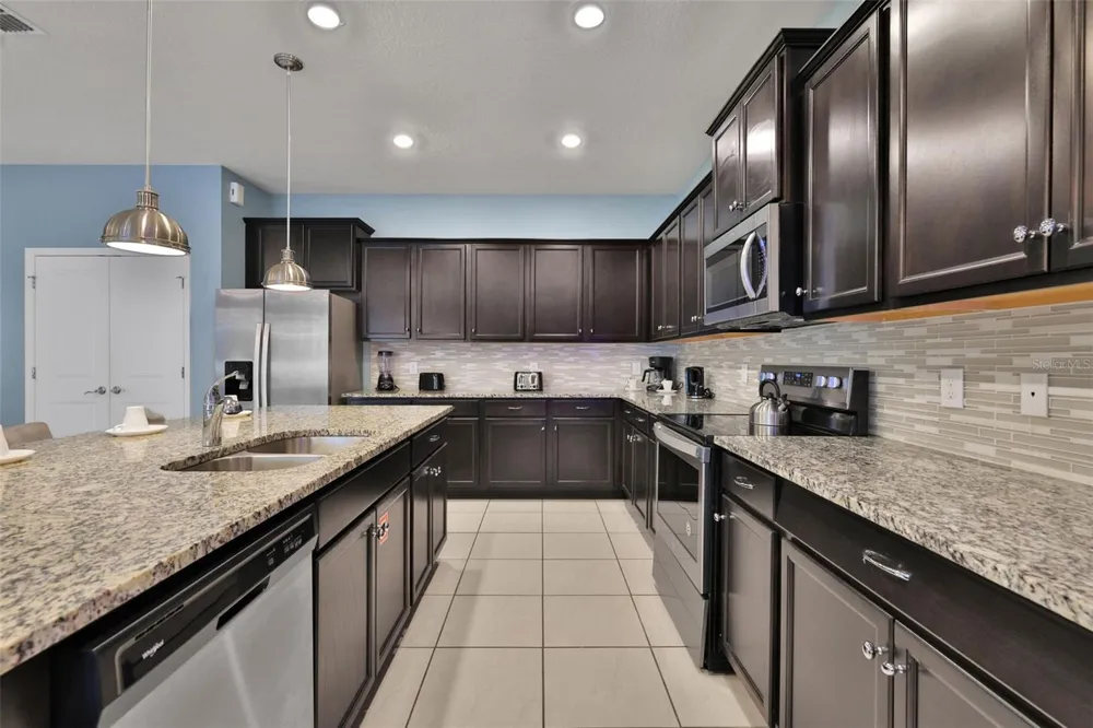 2127 LELANI CIRCLE Davenport, FL 33897