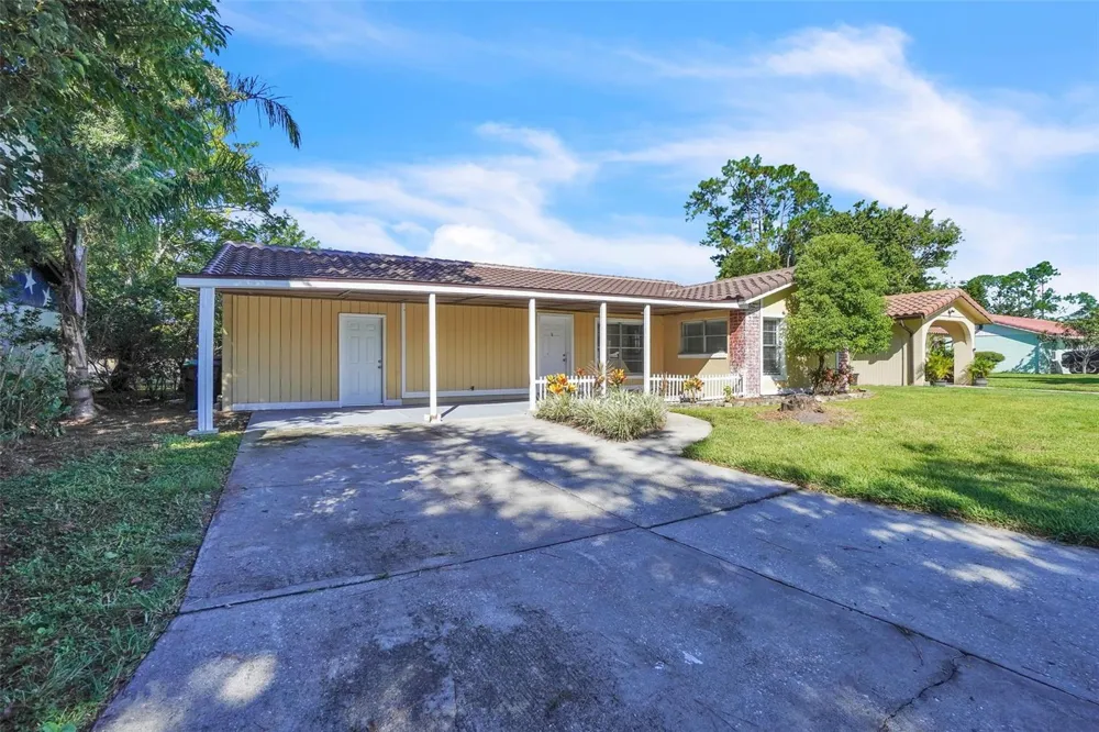 10626 DEERGRASS LANE Orlando, FL 32821