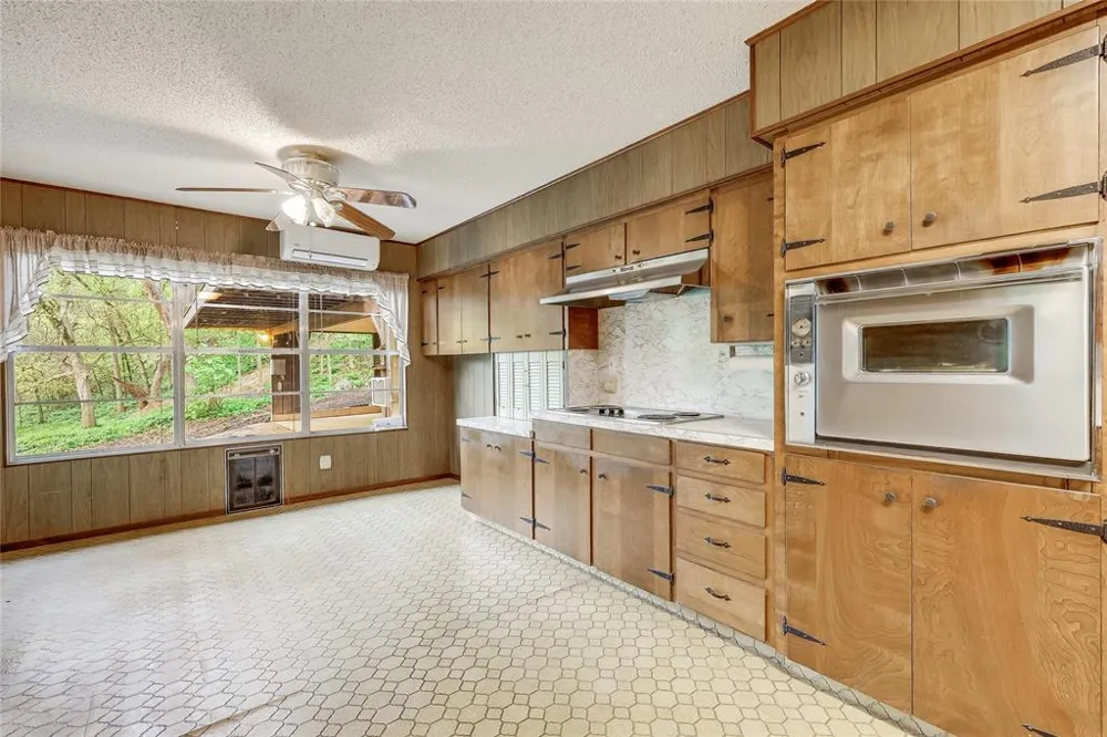 17234 E Reed Parks Road Jonestown, TX 78645