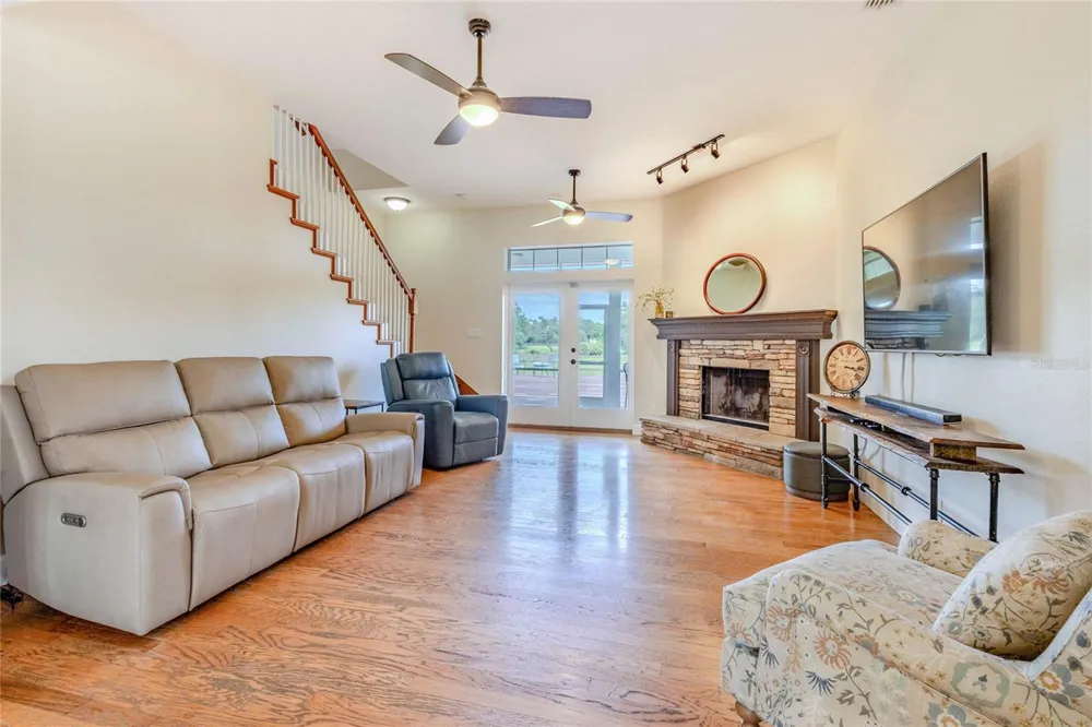 1901 JOSHUA DRIVE Sarasota, FL 34240