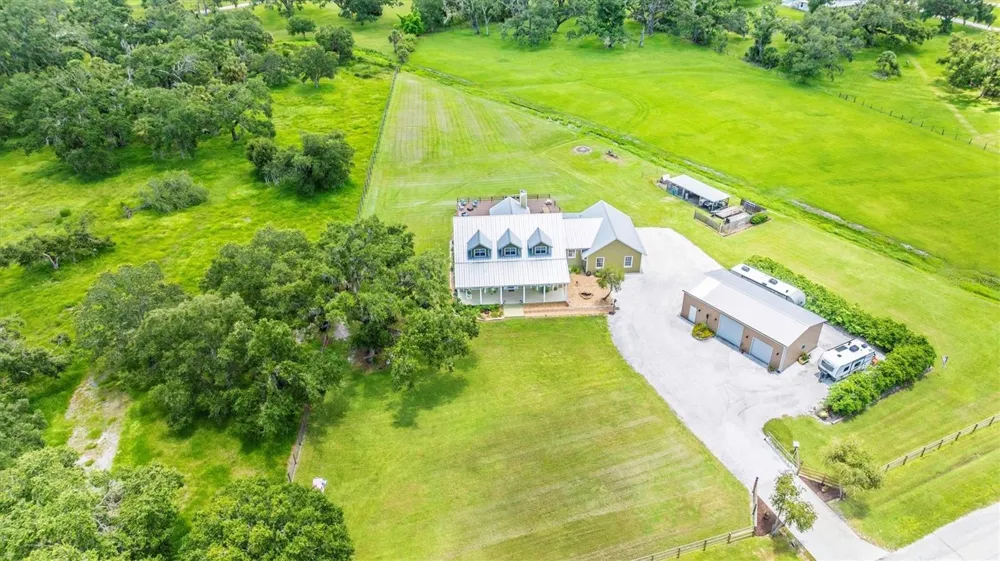 1901 JOSHUA DRIVE Sarasota, FL 34240