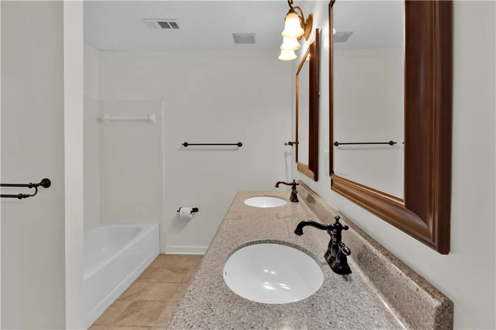 26204 Plantation Drive NE Atlanta, GA 30324