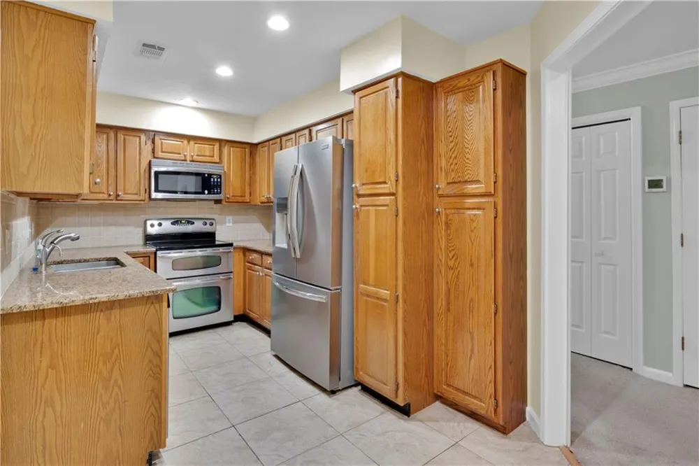 26204 Plantation Drive NE Atlanta, GA 30324