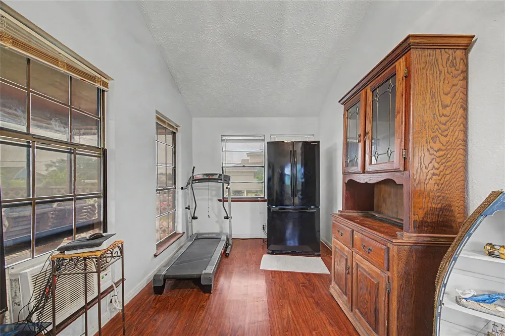 1019 Sunset Drive San Leon, TX 77539