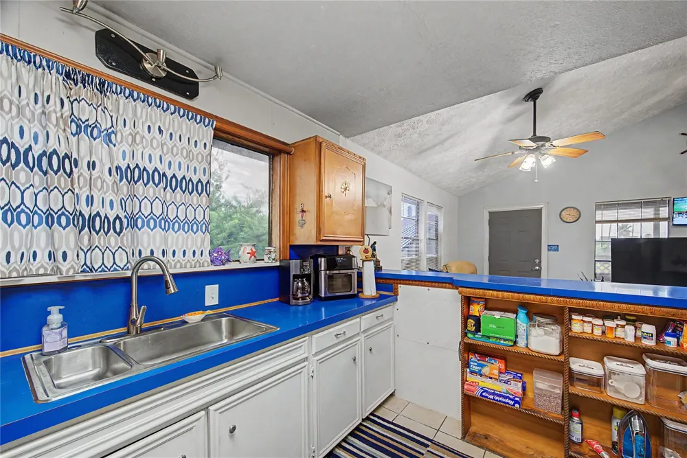 1019 Sunset Drive San Leon, TX 77539