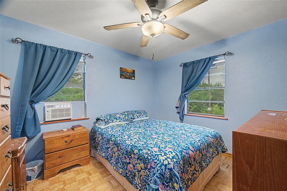 1019 Sunset Drive San Leon, TX 77539