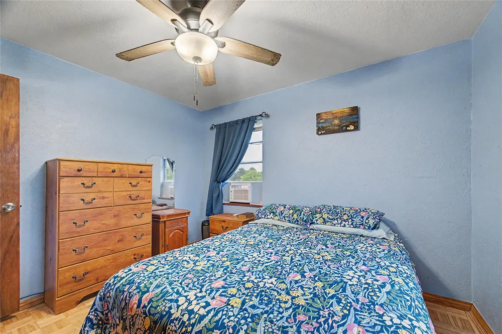 1019 Sunset Drive San Leon, TX 77539