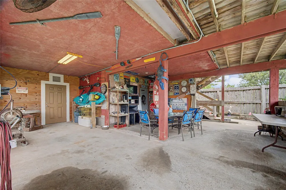 1019 Sunset Drive San Leon, TX 77539