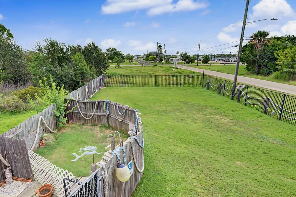1019 Sunset Drive San Leon, TX 77539