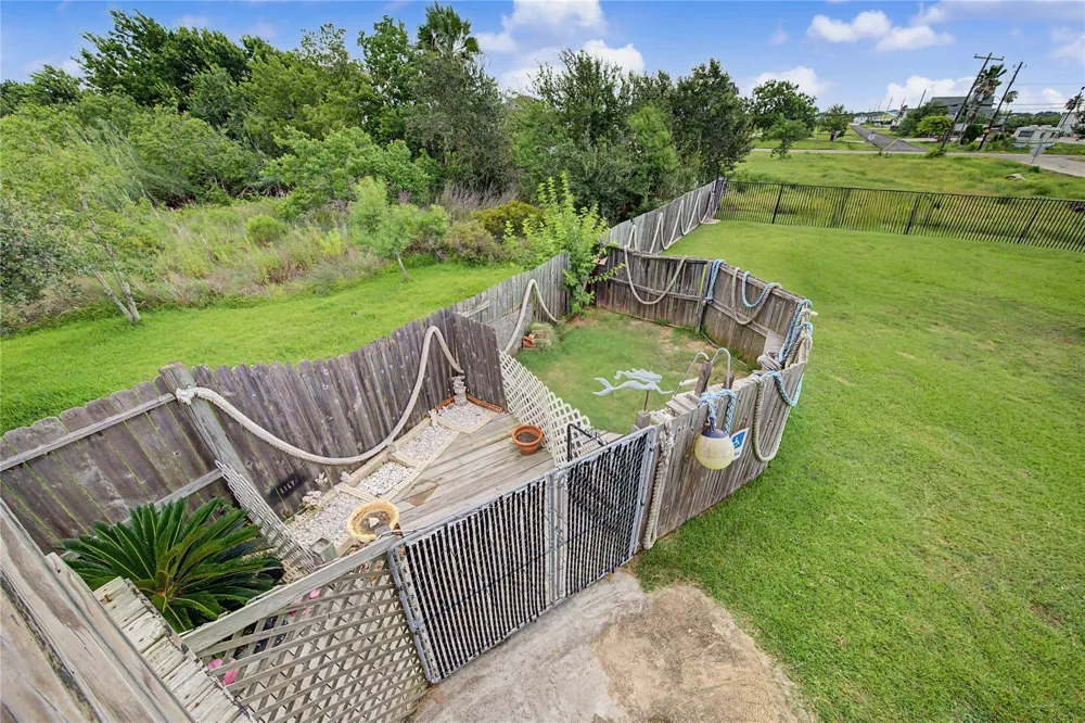 1019 Sunset Drive San Leon, TX 77539