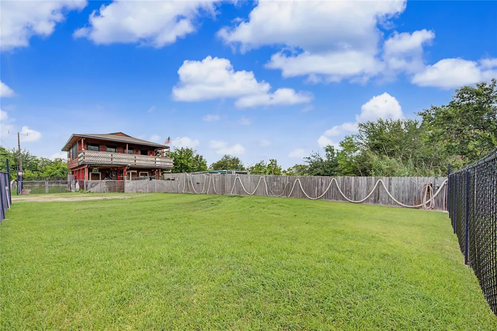 1019 Sunset Drive San Leon, TX 77539