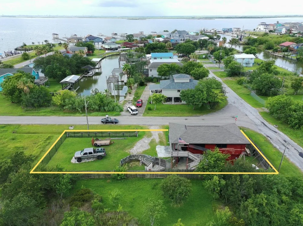1019 Sunset Drive San Leon, TX 77539