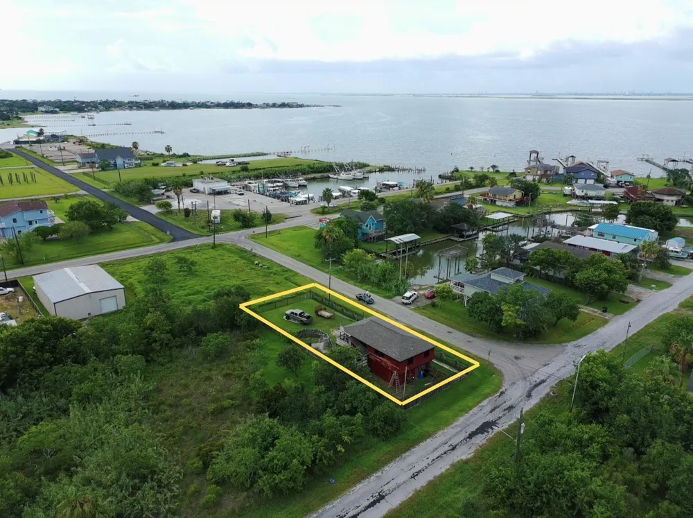 1019 Sunset Drive San Leon, TX 77539