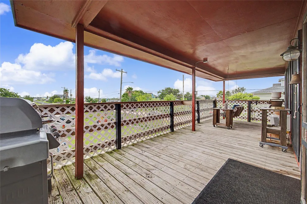 1019 Sunset Drive San Leon, TX 77539