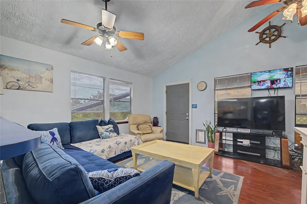 1019 Sunset Drive San Leon, TX 77539