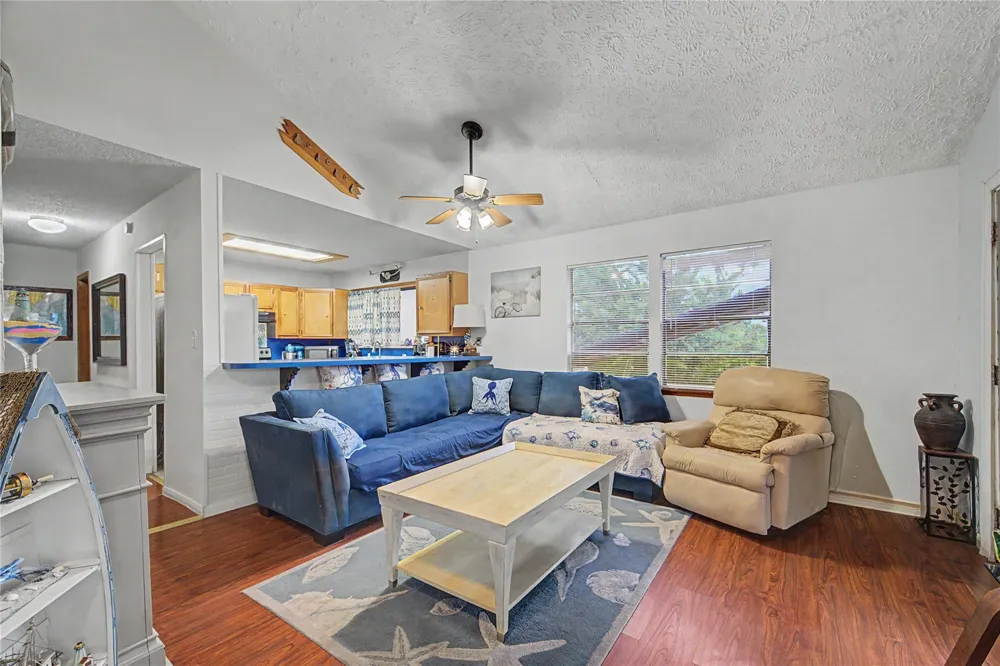 1019 Sunset Drive San Leon, TX 77539