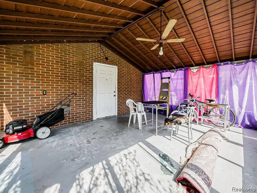 8320 Nightingale Street Dearborn Heights City, MI 48127