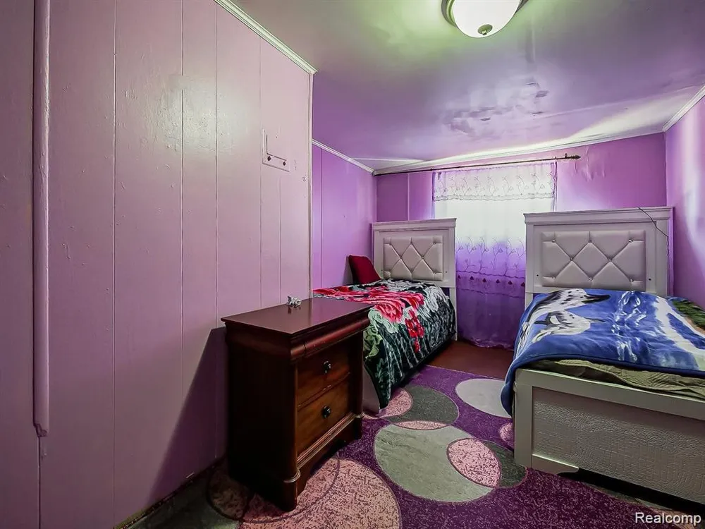 8320 Nightingale Street Dearborn Heights City, MI 48127