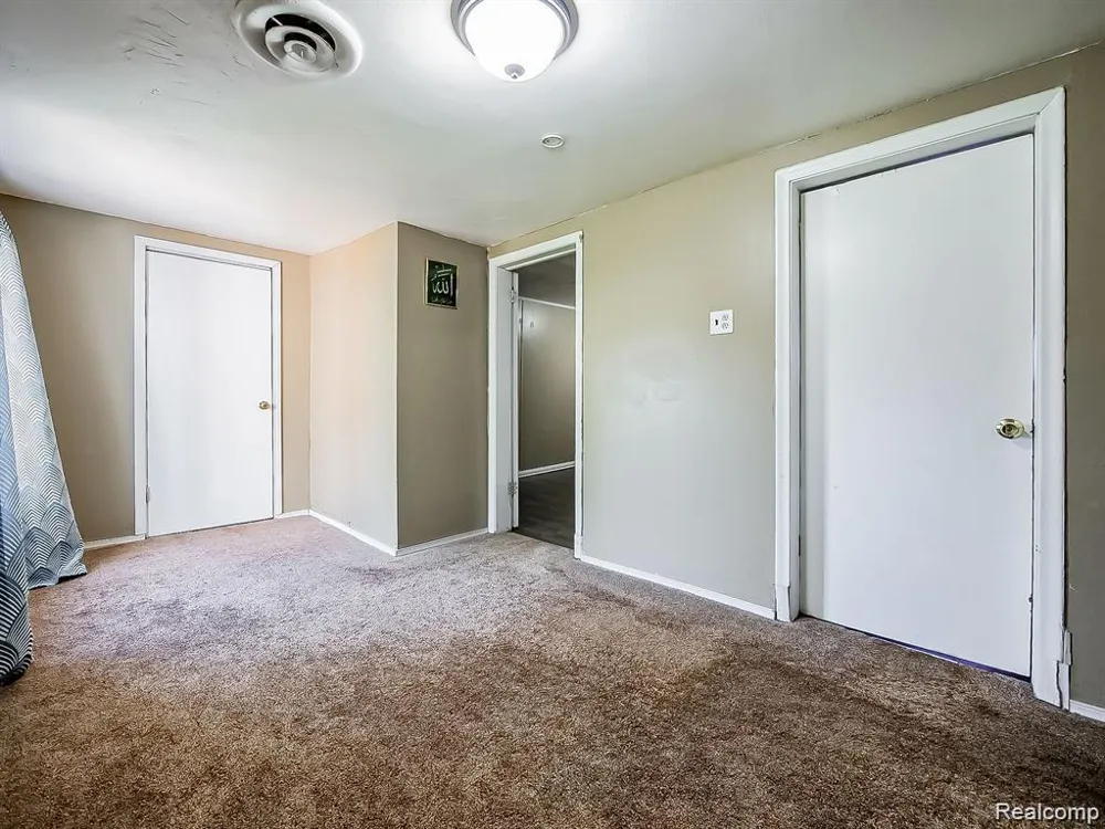 8320 Nightingale Street Dearborn Heights City, MI 48127