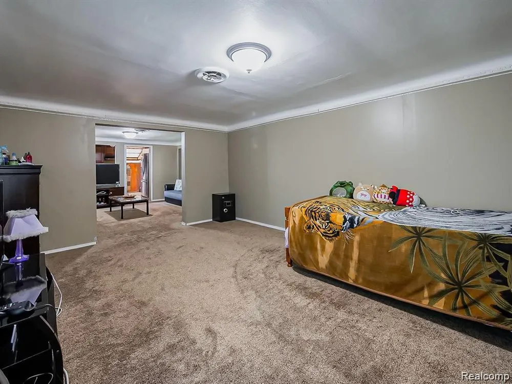 8320 Nightingale Street Dearborn Heights City, MI 48127