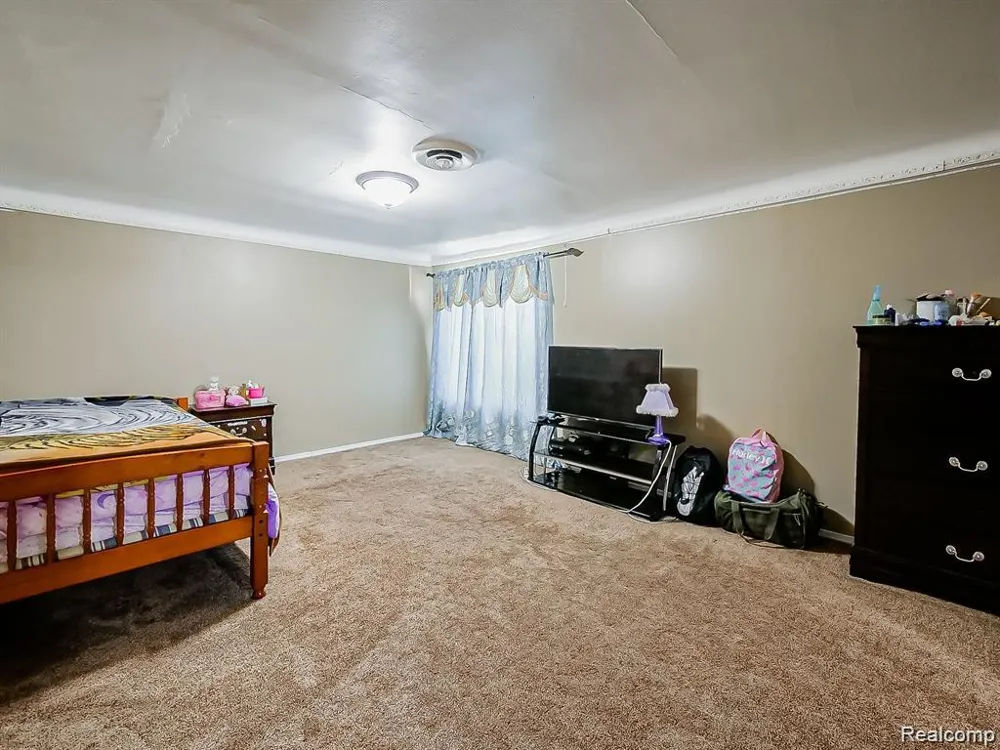 8320 Nightingale Street Dearborn Heights City, MI 48127