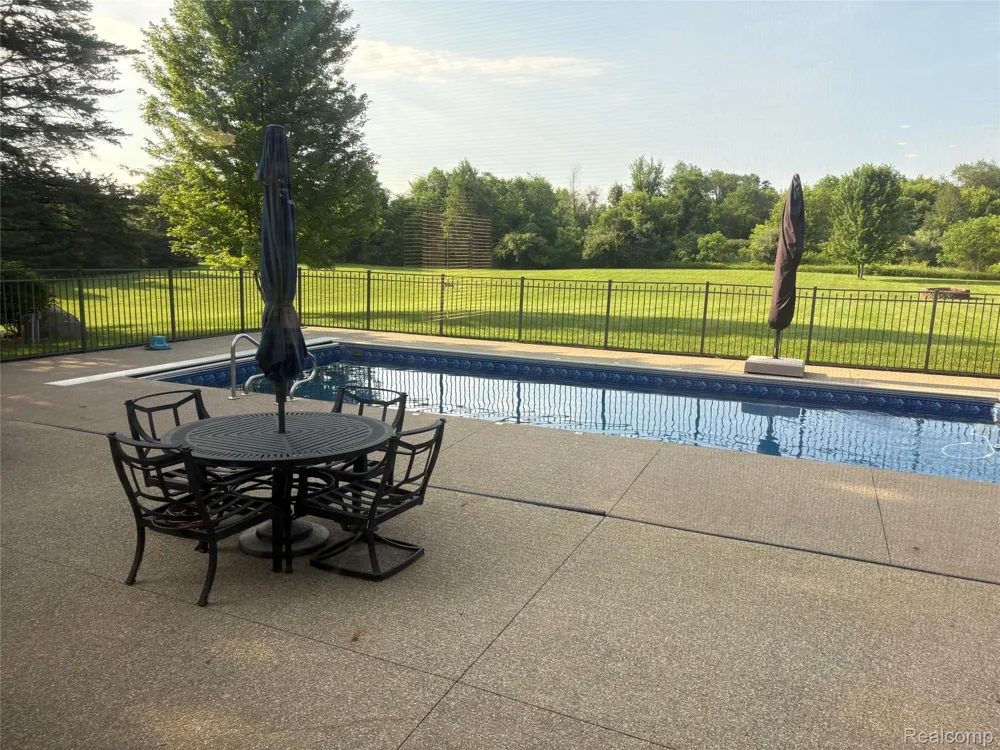 8700 30 Mile Road Washington Township, MI 48095