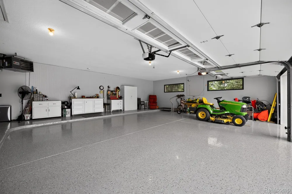 8700 30 Mile Road Washington Township, MI 48095