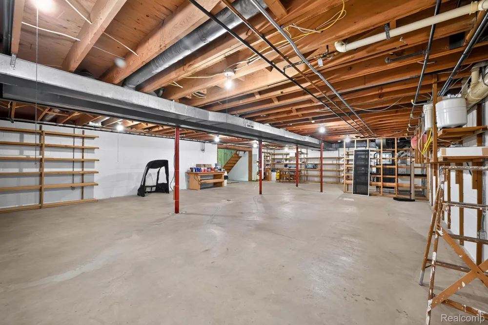 8700 30 Mile Road Washington Township, MI 48095