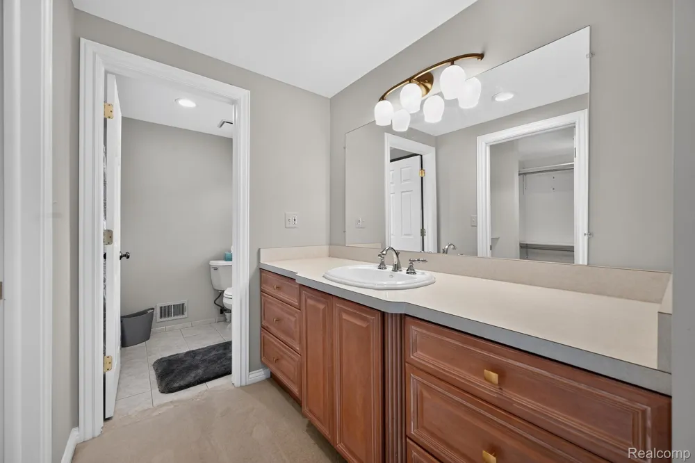 8700 30 Mile Road Washington Township, MI 48095