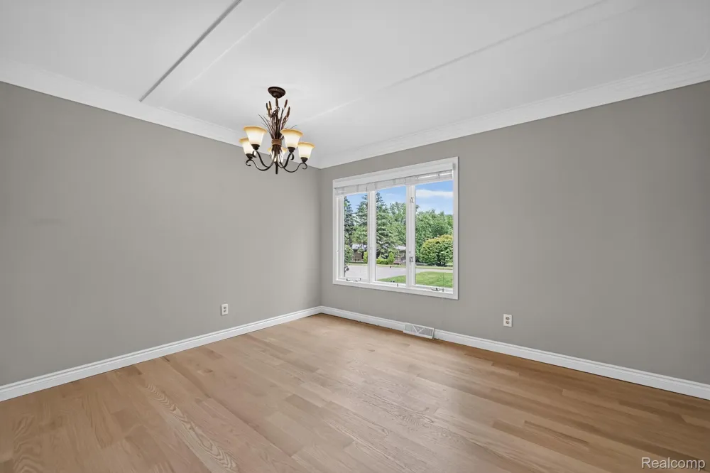 8700 30 Mile Road Washington Township, MI 48095