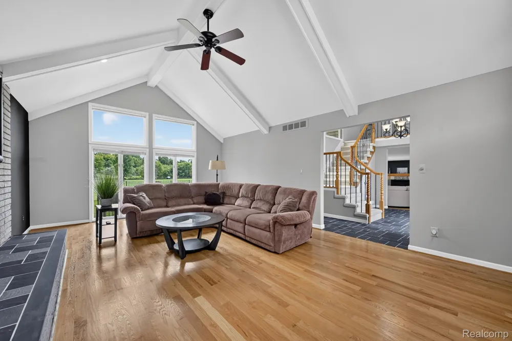 8700 30 Mile Road Washington Township, MI 48095