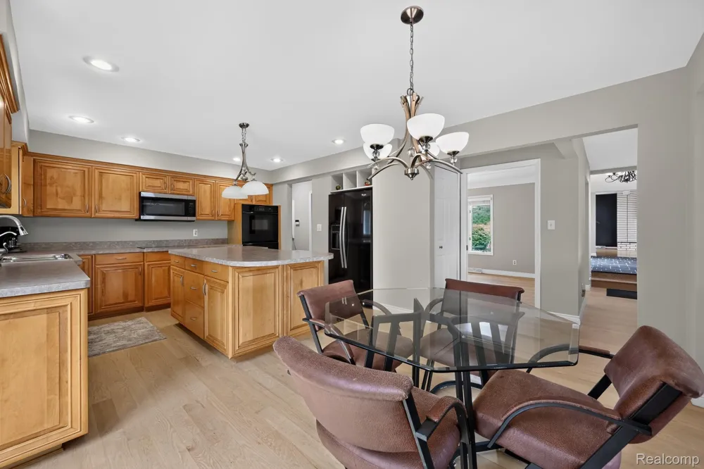 8700 30 Mile Road Washington Township, MI 48095