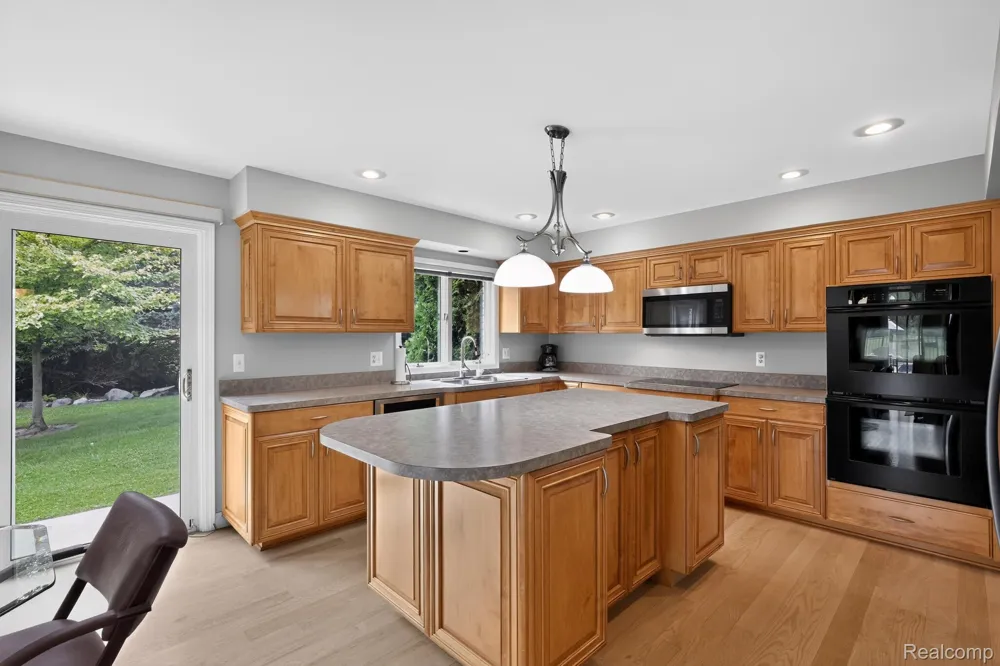 8700 30 Mile Road Washington Township, MI 48095